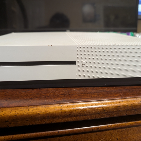 Xbox One Con Controller And Games Included - Picture 3 of 16